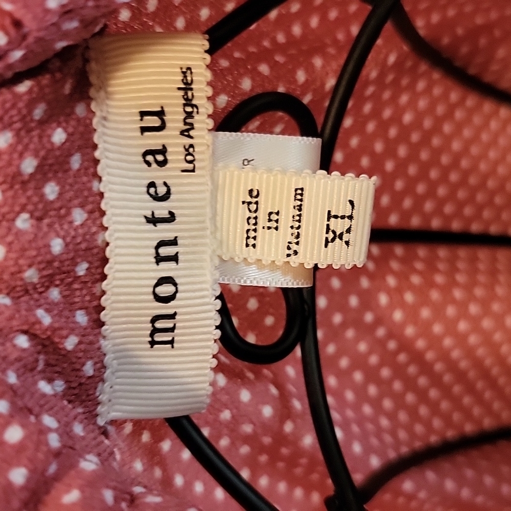 Flattering polka dot blouse - Picture 3 of 8